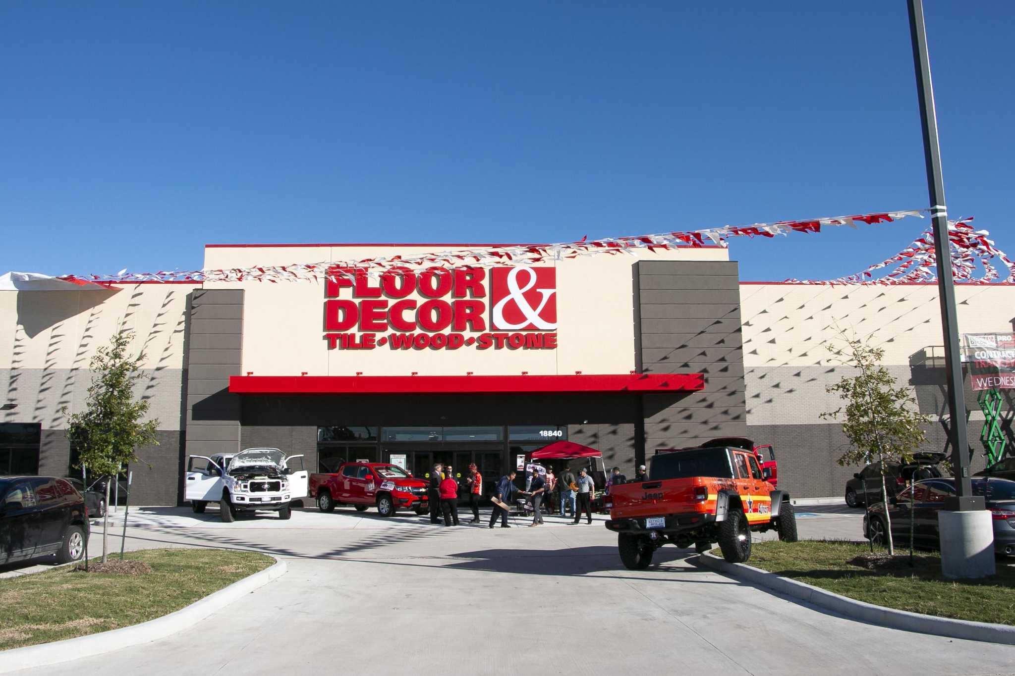 Floor & Decor expands to Pearland with newest store