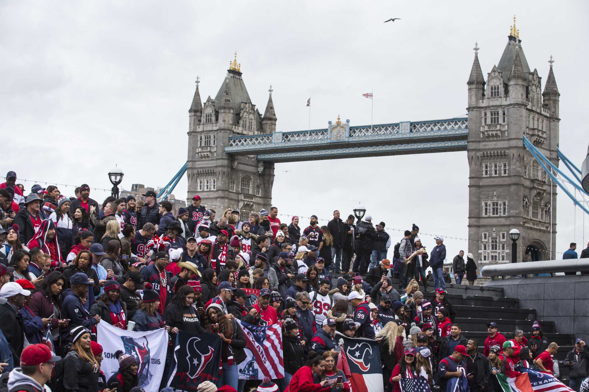 My FIRST NFL GAME EVER in LONDON! 85,000 Fans! (Houston Texans vs  Jacksonville Jaguars) 