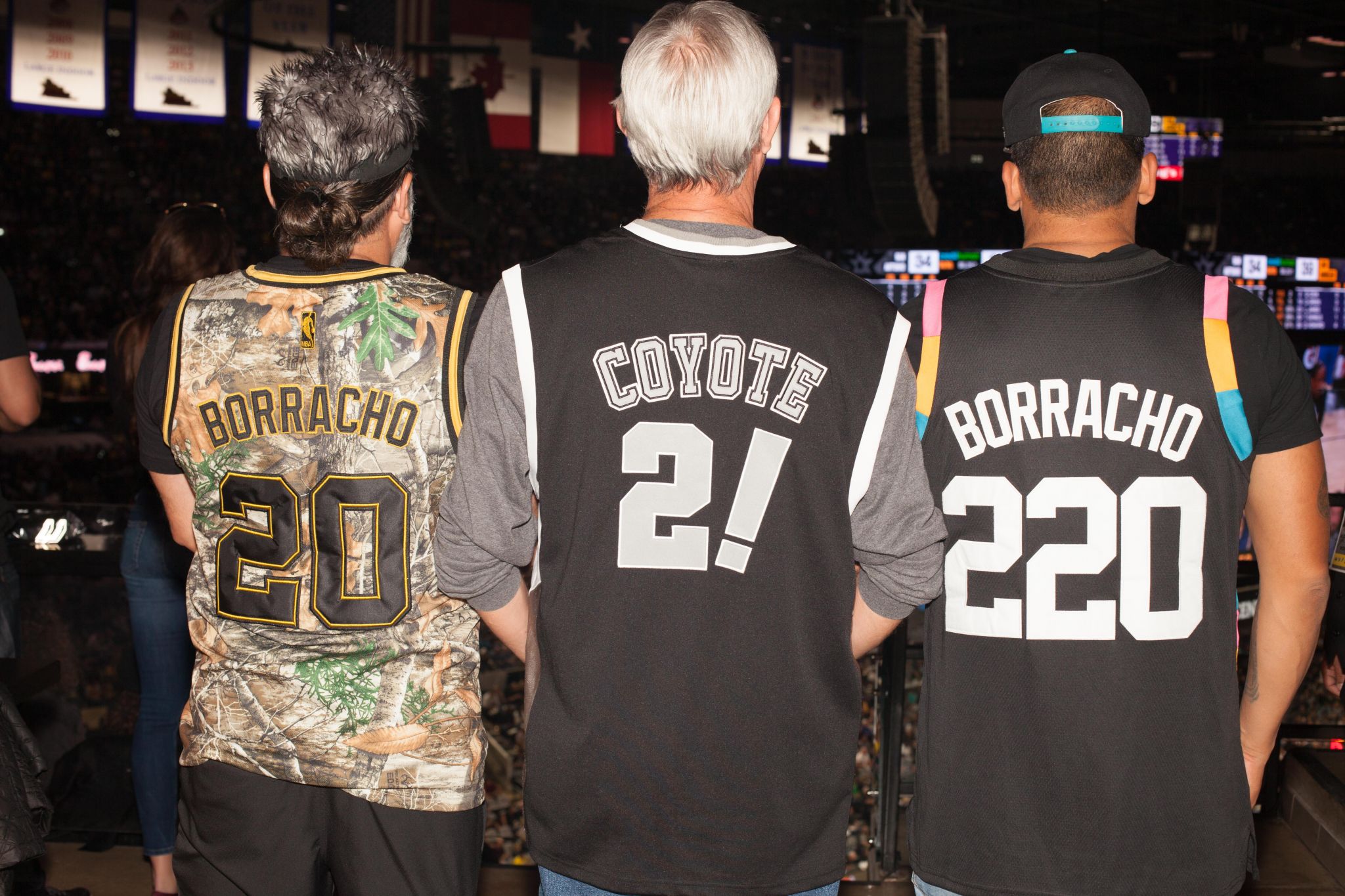 Snoop Dogg gets a Spurs jersey and shows San Antonio some love