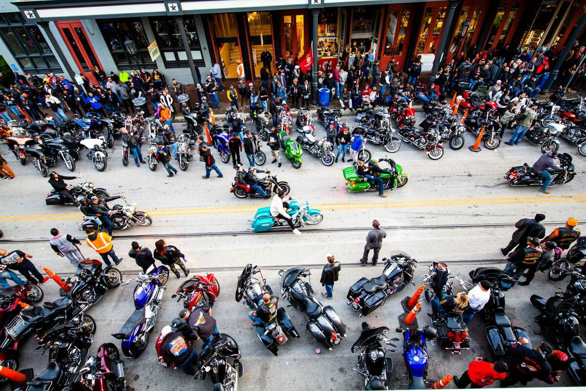 Bikers, bikini competition return to Galveston for Lone Star Rally