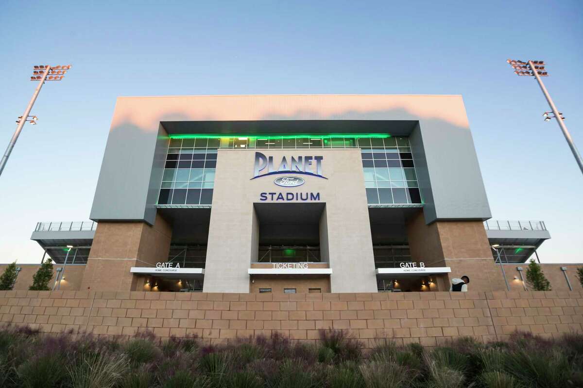 Spring ISD Experiences Inaugural Game At Planet Ford Stadium