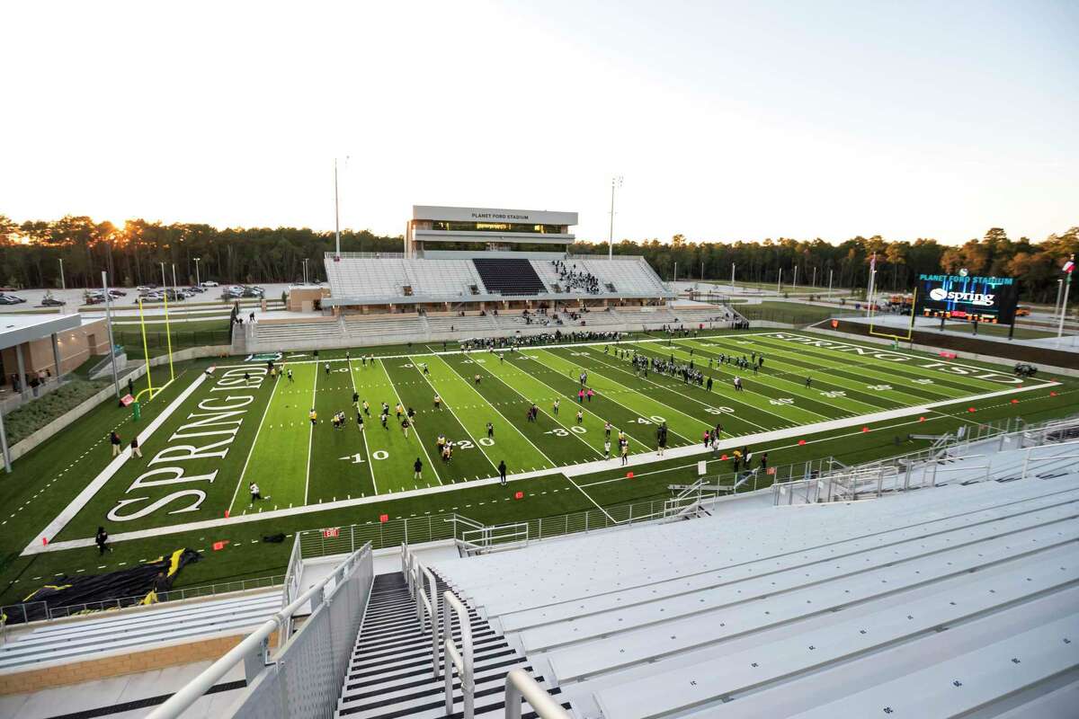 Spring community unites for grand opening of Planet Ford Stadium