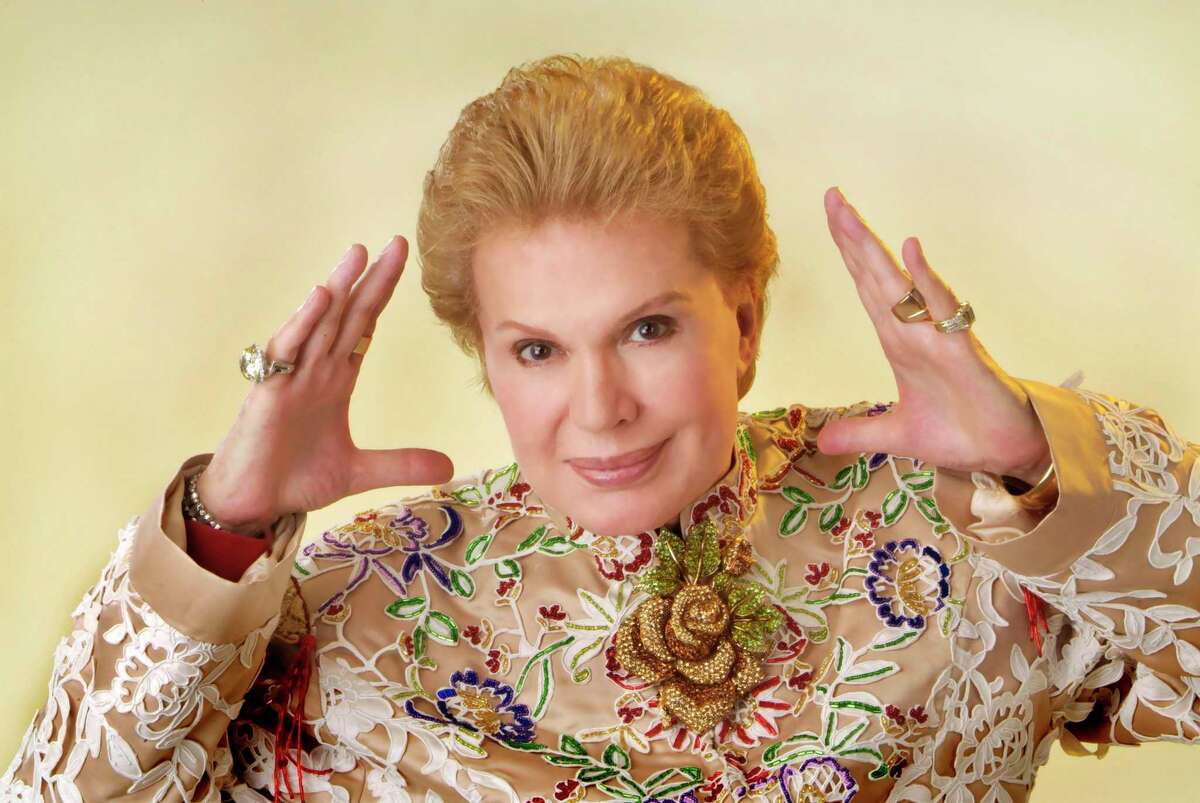 **ADVANCE FOR WEEKEND APRIL 12-13** This undated photo provided by Astromundo Inc, shows Puerto Rican astrologer Walter Mercado. Mercado, 76, is looking to conquer the market that is still beyond his grasp: the English-language one. On Sunday, April 13, 2008 Mercado debuts on a new VH1 reality show entitled, "Viva Hollywood," in which bilingual actors live together and compete to star in a Telemundo telenovela. Those who are voted off must act out death scene. The show is as over the top as Mercado, but if his trajectory is any signal, it might just have a chance at success. (AP Photo/Astromundo Inc., Ramon Feliciano) **MANDATORY CREDIT: ASTROMUNDO INC, RAMON FELICIANO**