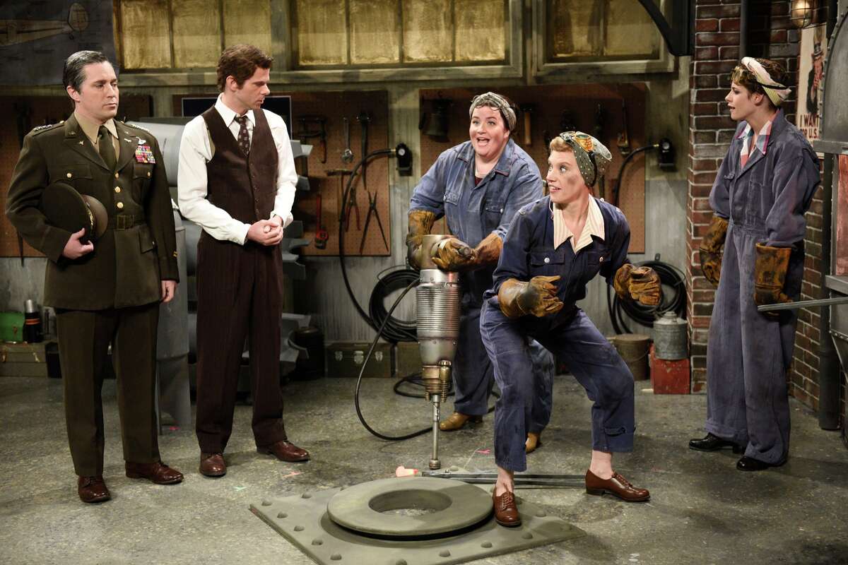 'SNL' cast breaks into laughter during Weekend Update Impossible Meat