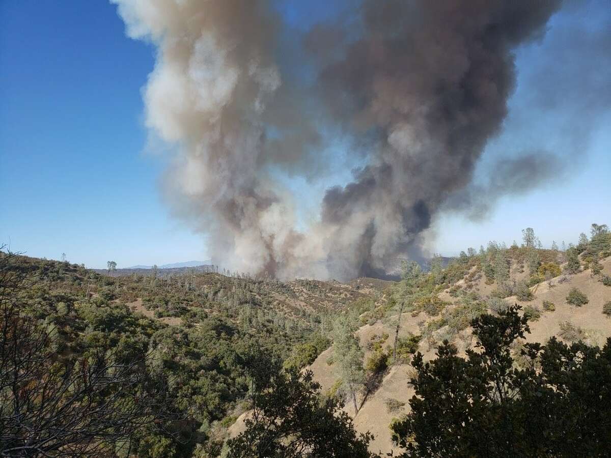 Ranch Fire now 3,600 acres and 15% contained, pushing smoke into Bay Area