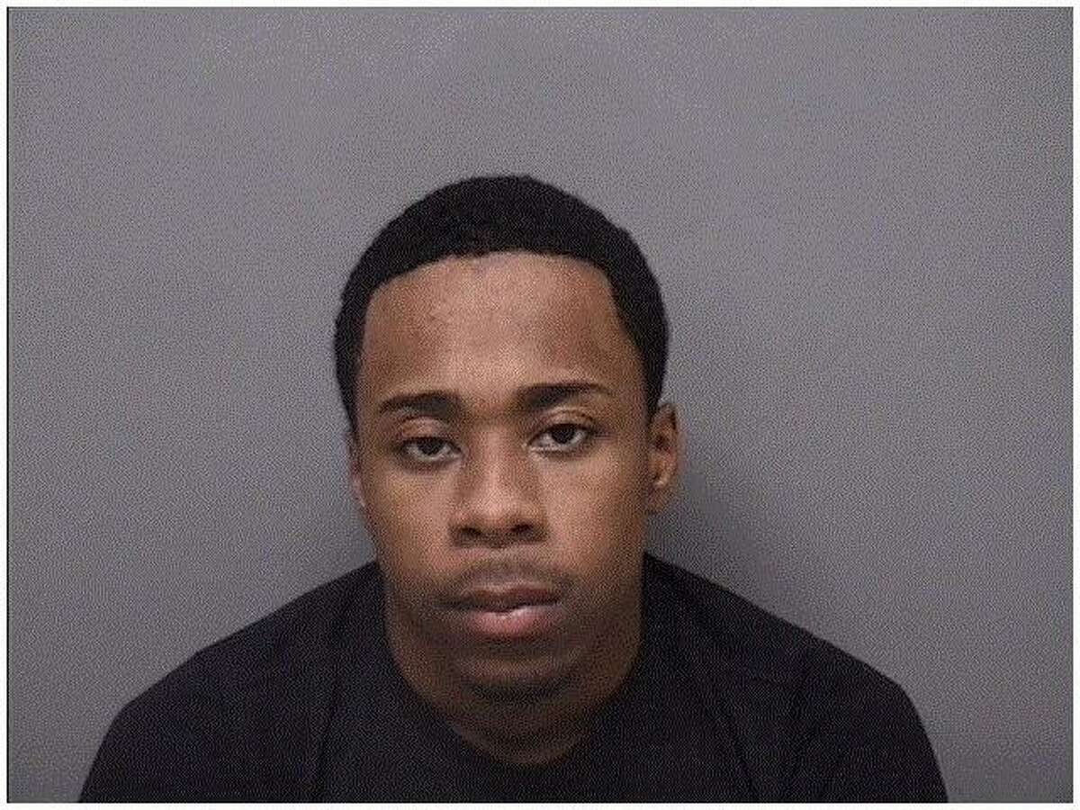 Darien Police traffic stop results in charges for narcotics, failure to