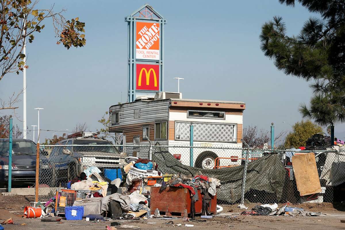 250 tons of debris pulled from Oakland homeless camp — that’s just for