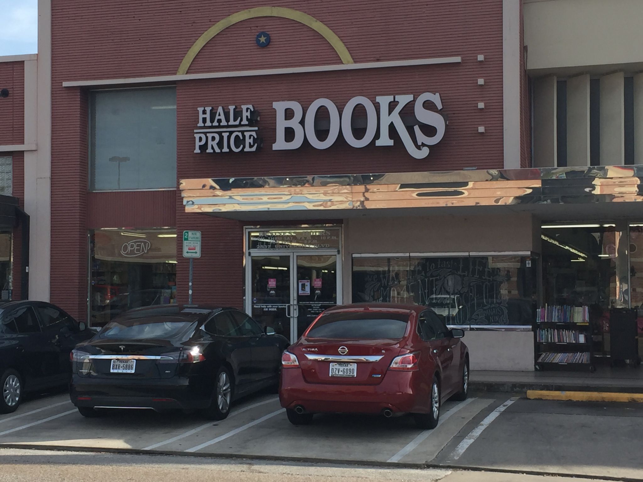 Half Price Books in Rice Village set to close its doors