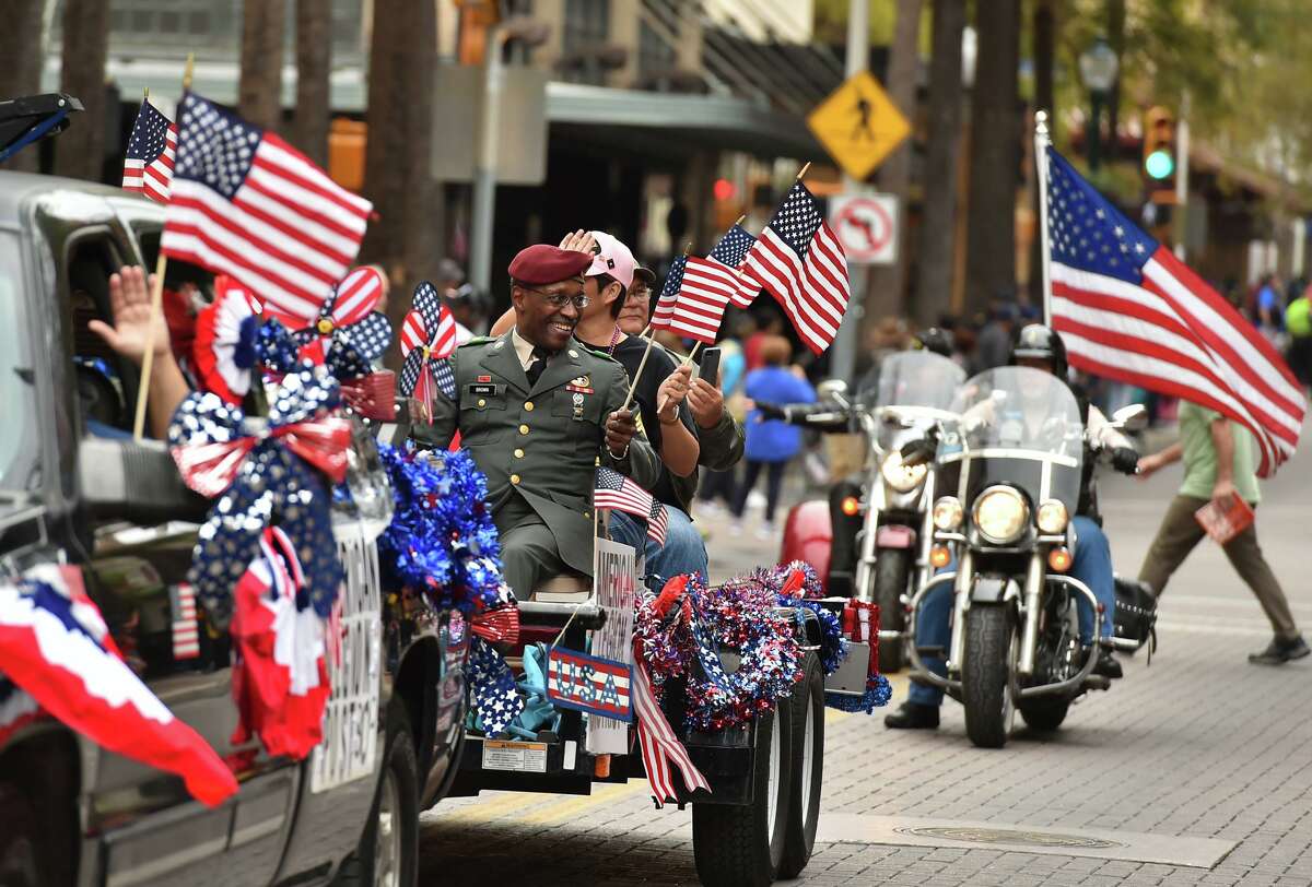 Salutes to veterans in San Antonio to include parade, Fort Sam ceremony
