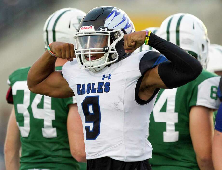 Football New Caney Qb Childress Is The Courier S Player Of The