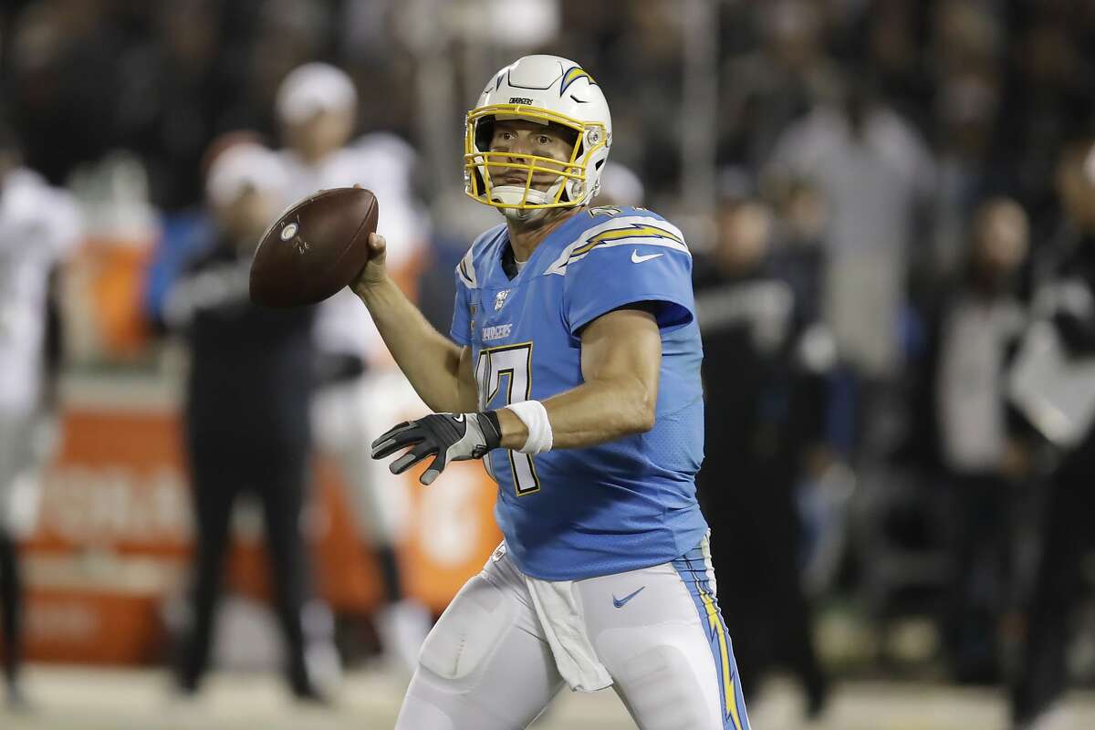 Oakland, California, USA. 7th Nov, 2019. Los Angeles Chargers