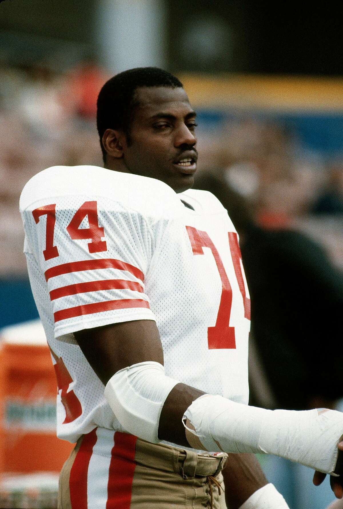 Keep 49ers great Fred Dean in your thoughts as he battles coronavirus