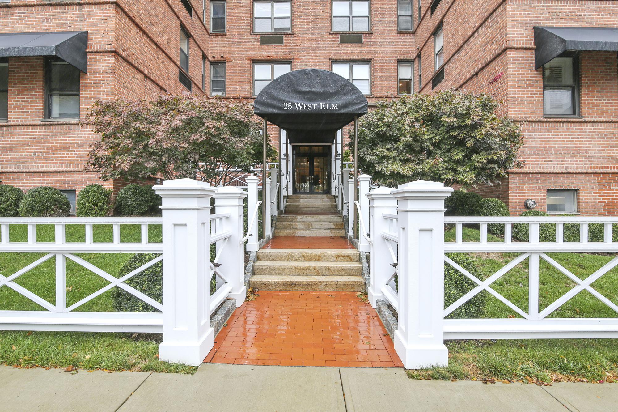 What You Can Buy 2bedroom Greenwich condo with intown lifestyle/725,000