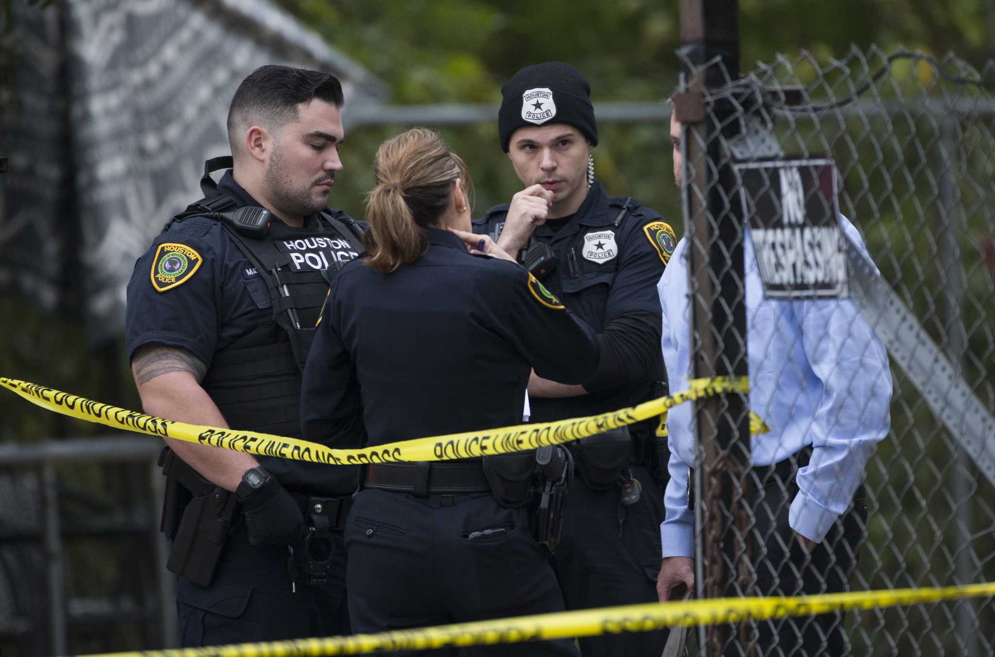 1 dead, 1 injured after both shot in back of head in north Houston home