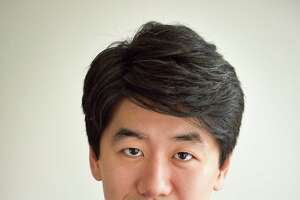 Review: Guest conductor sparks inspired San Antonio Symphony concert