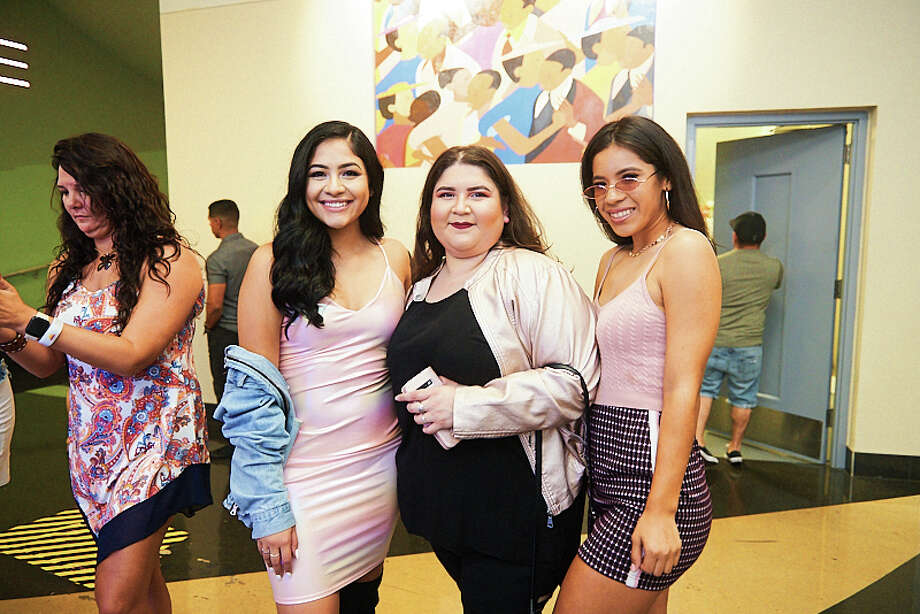 Photos San Antonians Enjoy The Sounds Of Bad Bunny At The Freeman Mysa