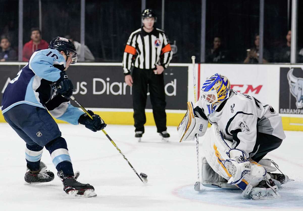 The Admirals new logo skates between fan bases