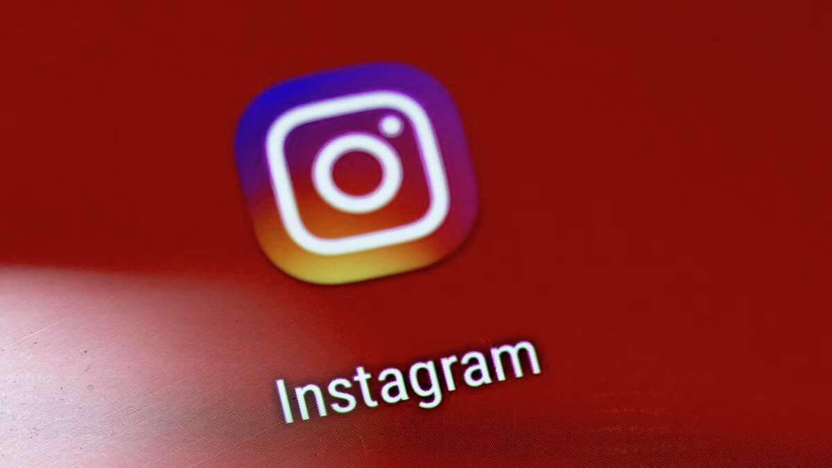 A new feature lets Instagram practice social distancing while still chatting with friends.
