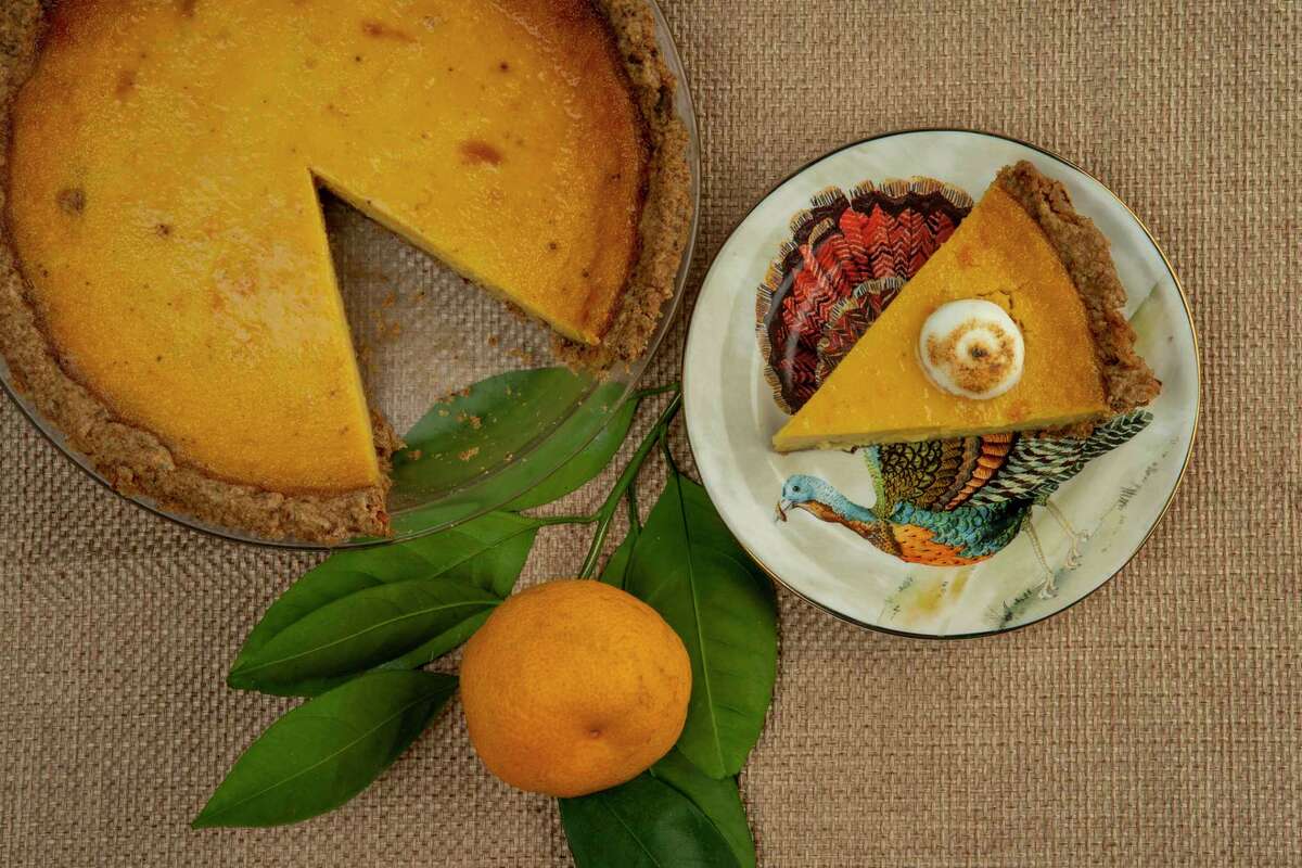 Recipe Pumpkin Custard Pie with Satsuma Marshmallow Cream