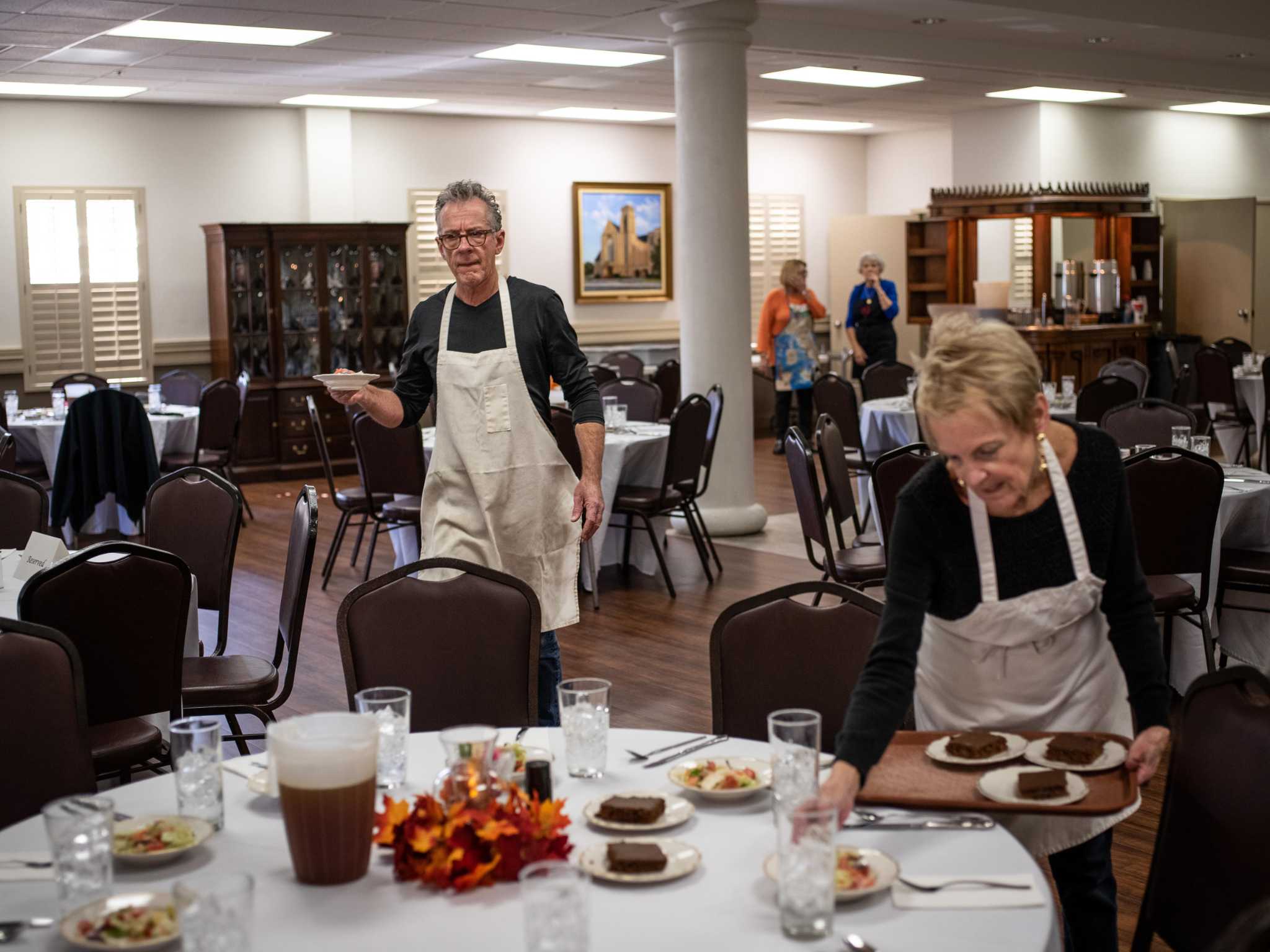 Downtown San Antonio church volunteers turn their after-concert luncheon into informal ministry - San Antonio Express-News
