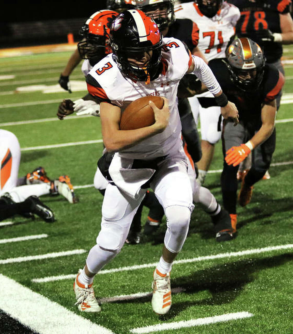 PREP FOOTBALL: Minooka does the ‘types of things’ it takes to knock out ...