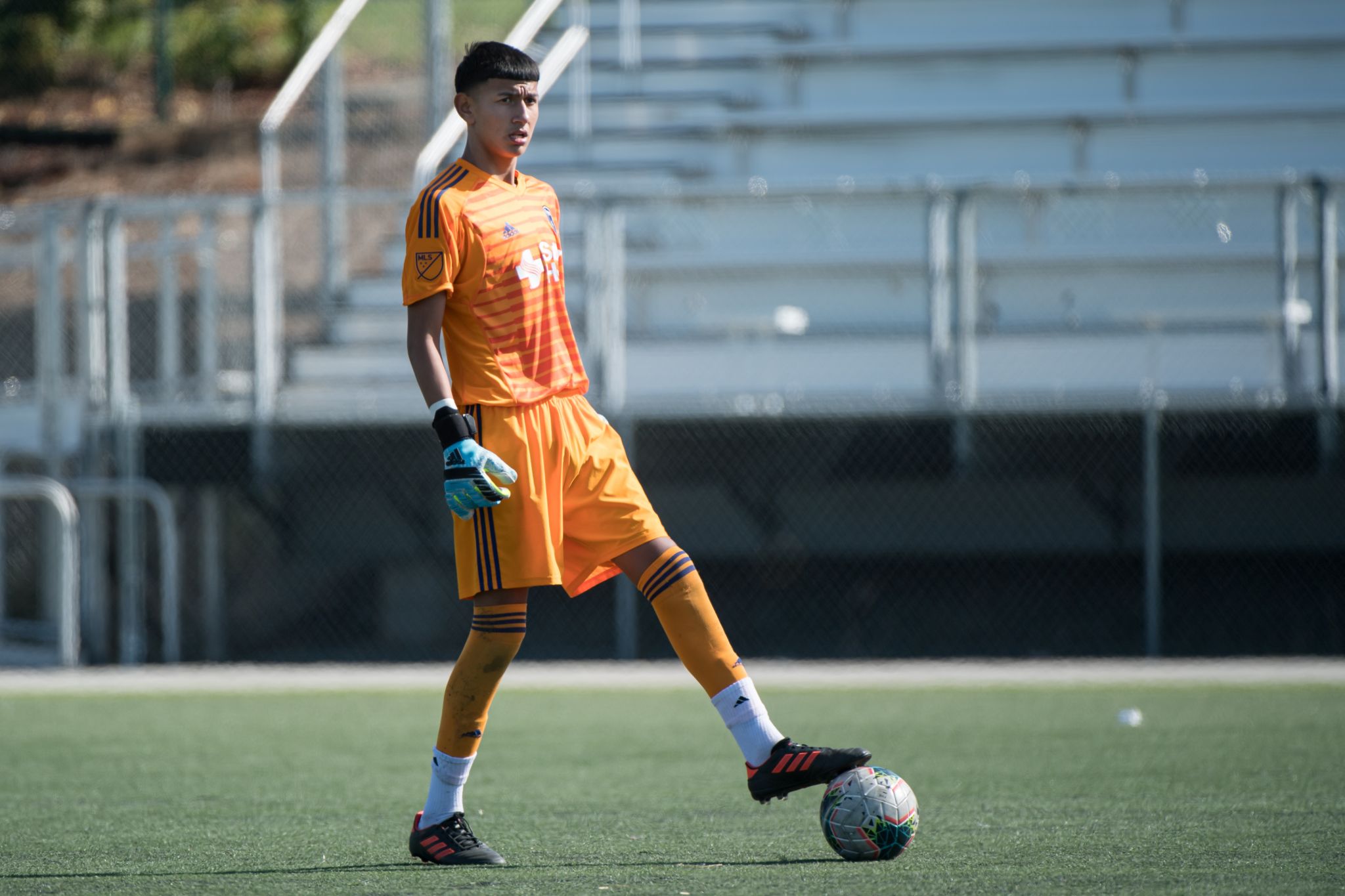 The life of a small goalkeeper aged 12-14 years 