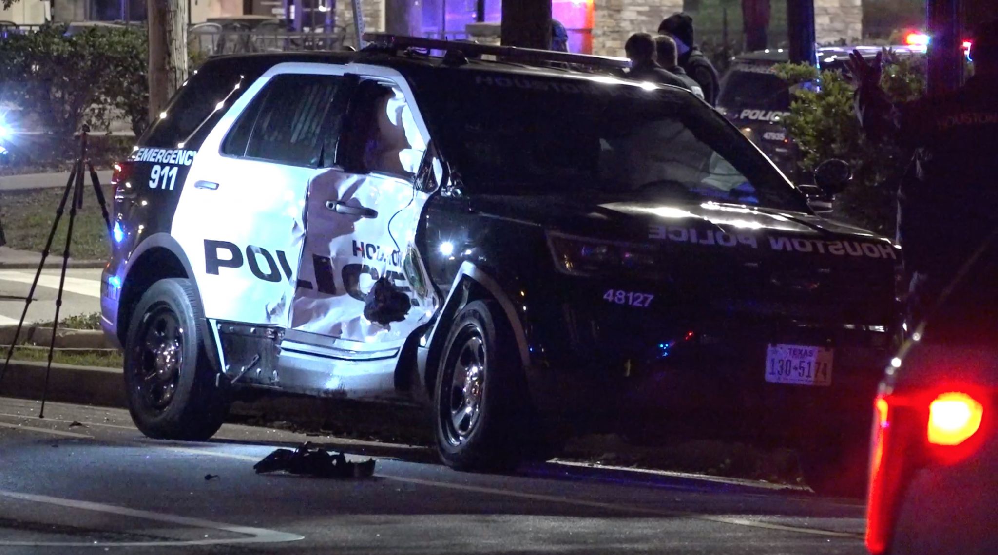 Officer hospitalized after crash with wrong-way driver in Houston’s Midtown - Houston Chronicle