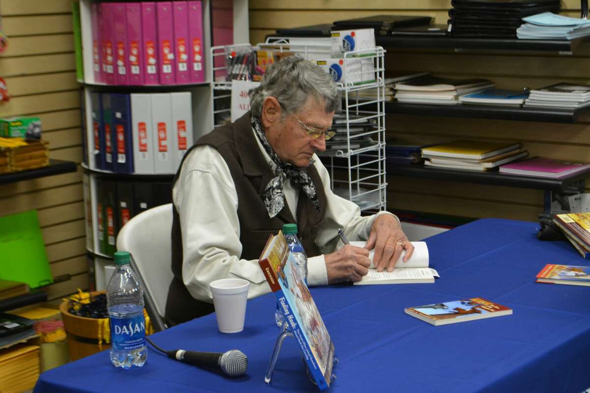 ‘Hank The Cowdog’ author brings book tour to Plainview