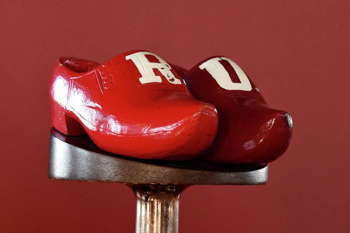 Dutchman Shoes drive Union, RPI for rivalry game