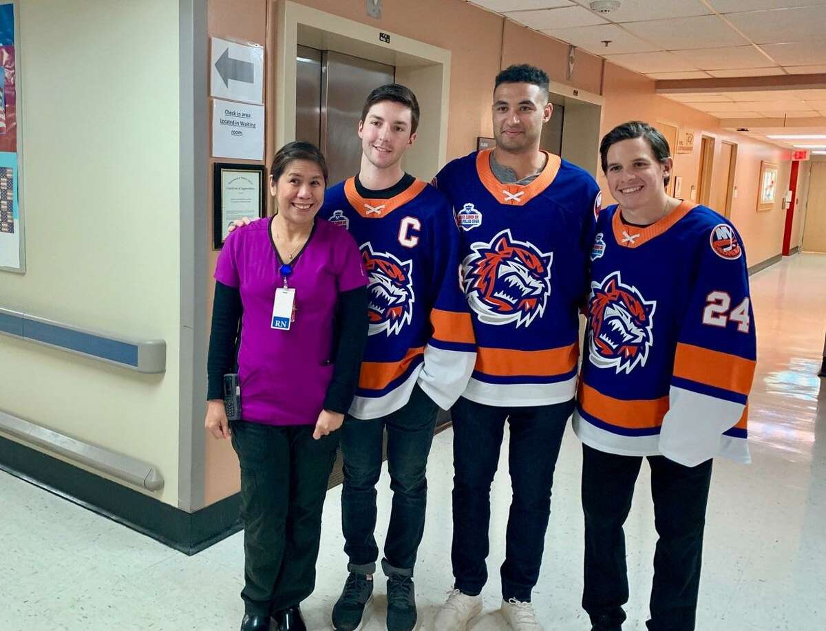 Bridgeport Sound Tigers Christopher Gibson, Travis St. Denis and captain Kyle Burroughs traveled to the VA Connecticut Healthcare System veteran’s hospital in West Haven, Conn. on Nov. 7, 2019 to visit with local heroes.
