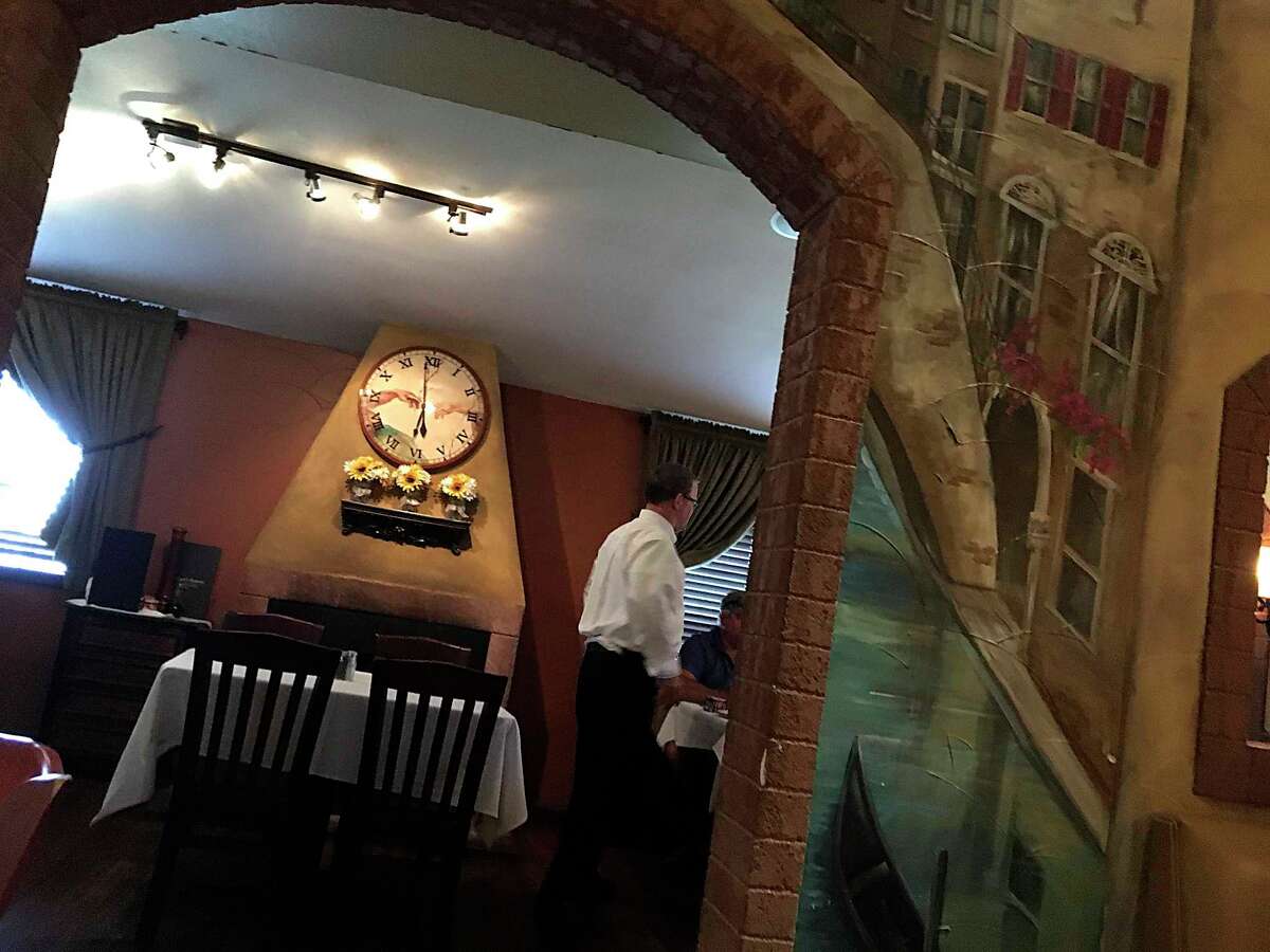 Review Gennaro’s Trattoria gives Canyon Lake a solid Italian