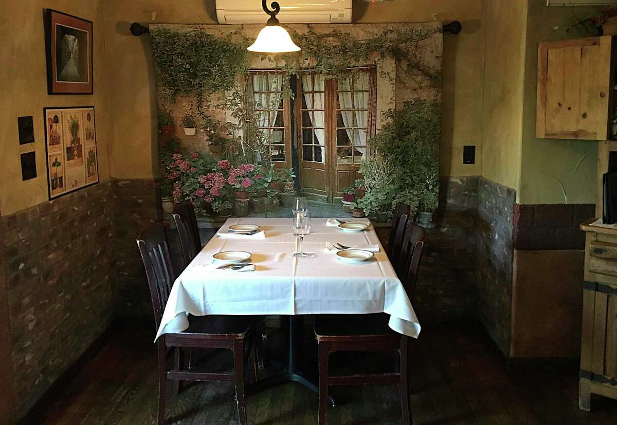 Review Gennaro’s Trattoria gives Canyon Lake a solid Italian