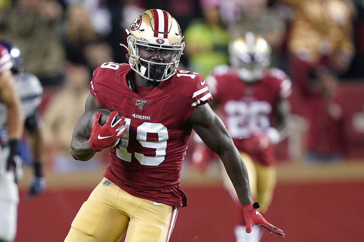 San Francisco 49ers wide receiver Deebo Samuel (19) runs during an