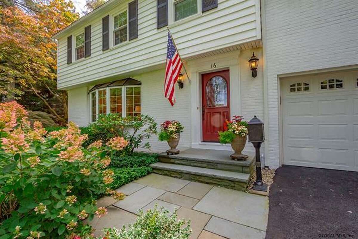 House of the Week Colonial in Loudonville