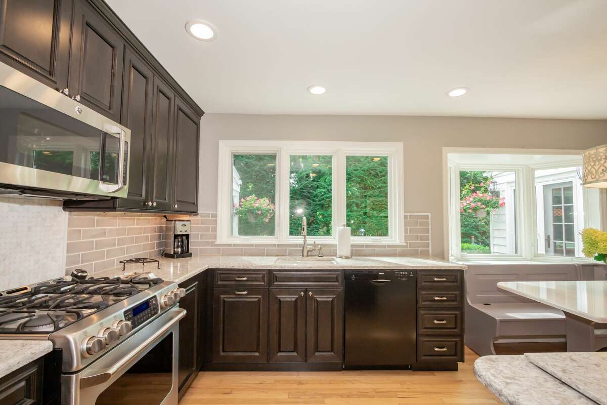 House of the Week Colonial in Loudonville