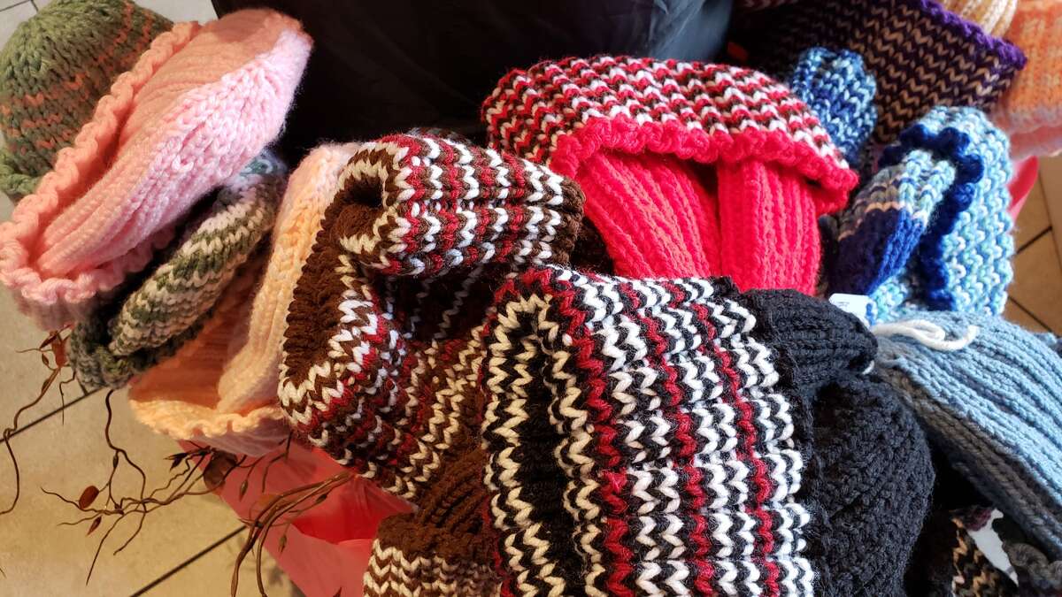 Capital Region Gives Albany teen collects hats to donate to cancer