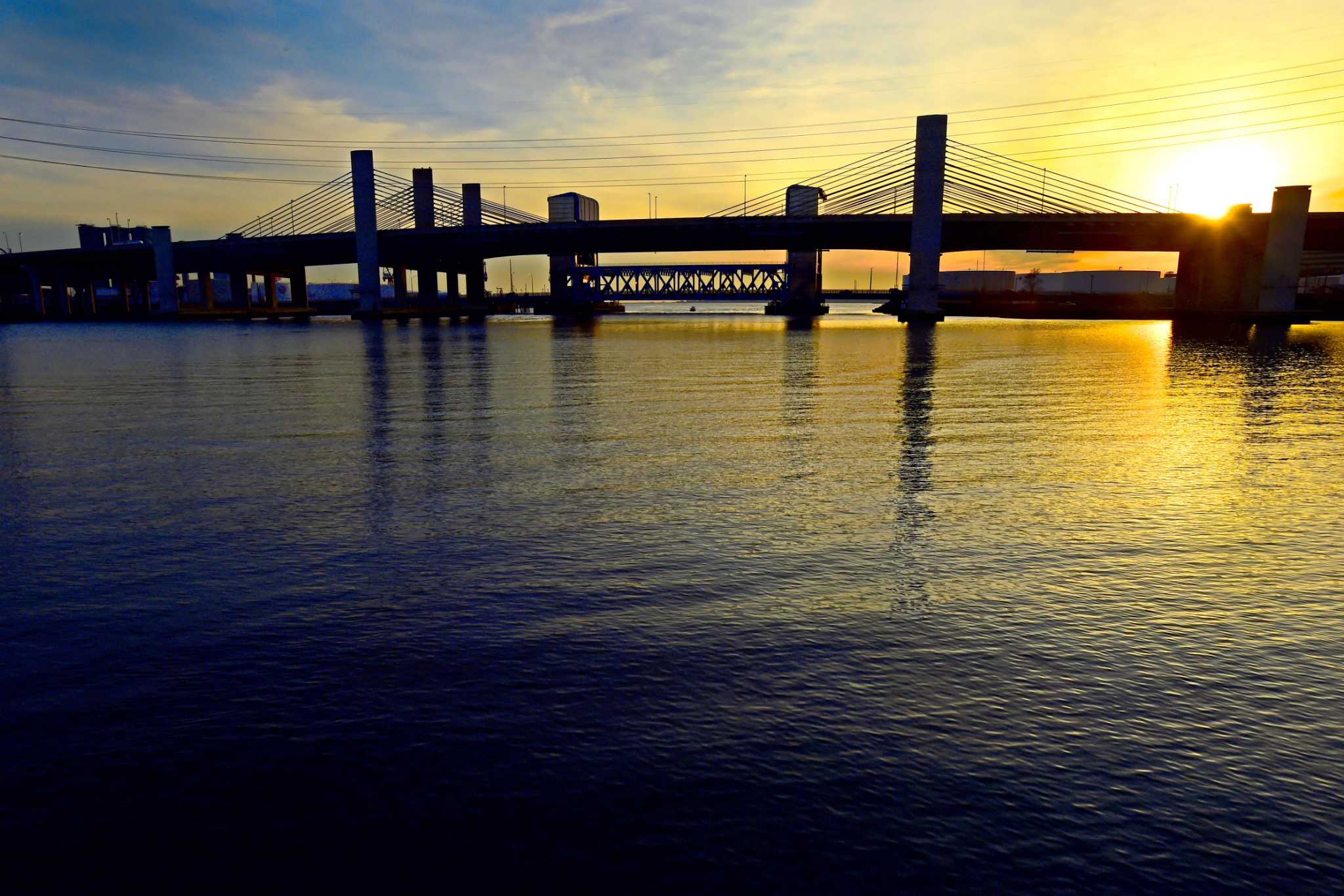 New Haven S Pearl Harbor Memorial Bridge To Be Lighted To Honor Ct Health Care Workers New Haven S Pearl Harbor Memorial Bridge To Be Lighted To Honor Ct Health Care Workers
