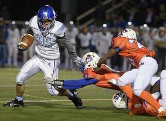 Moreno S Two Touchdowns Fourth Down Conversions Lead Fairfield