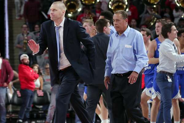 Tj Haws Buzzer Beater Lifts Byu Past Uh Houstonchronicle Com