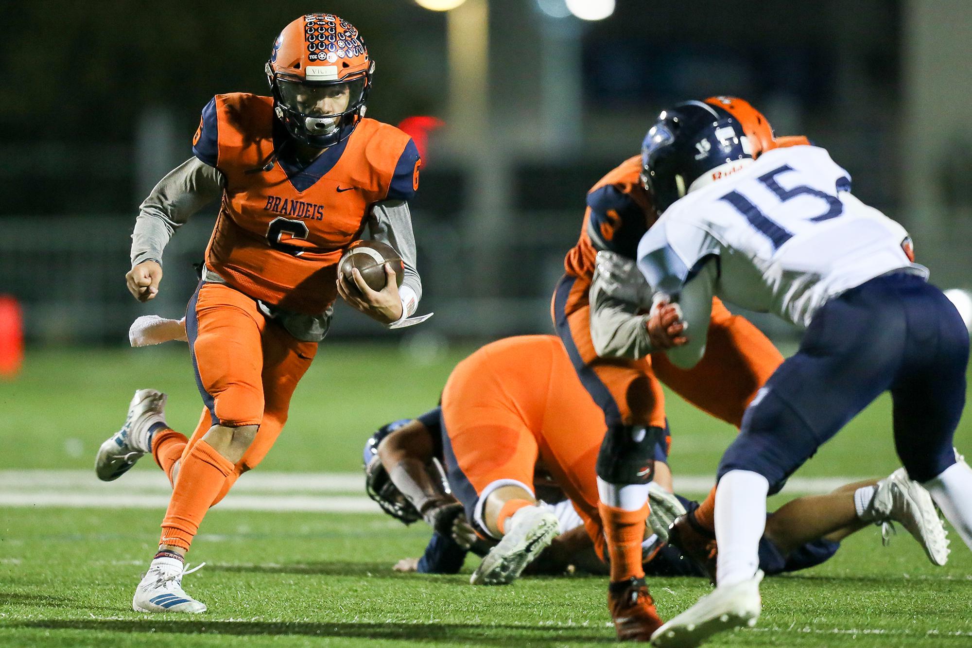 Brandeis Rallies For 21 14 Victory Over Edinburg Vela San