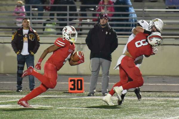 Football Atascocita Routs Deer Park To Advance To Area Round
