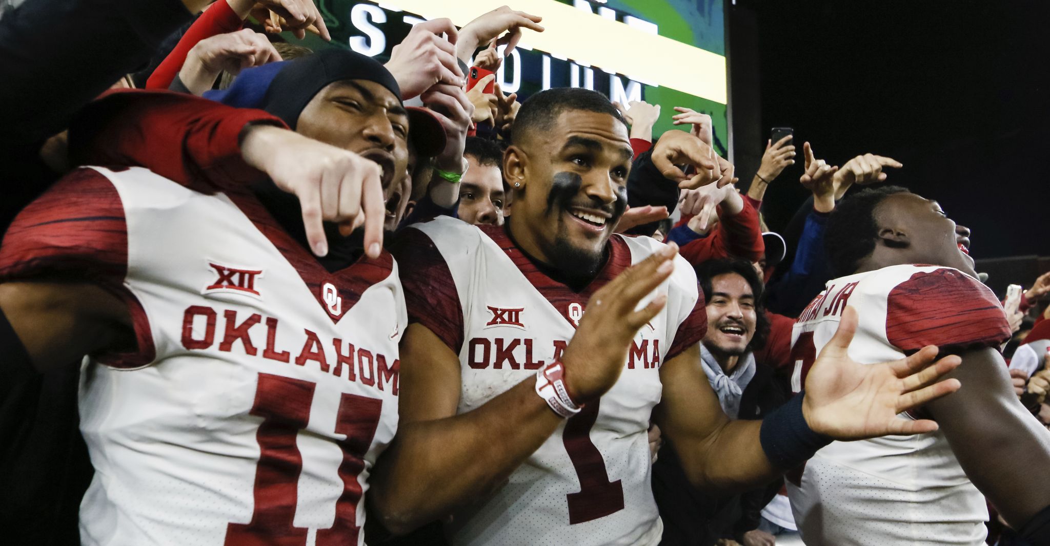 Jalen Hurts, Oklahoma rally to stun Baylor