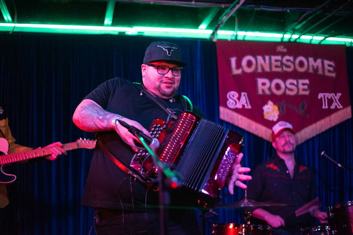 The Lonesome Rose is hosting karaoke so you can show us your best Dolly Parton rendition.