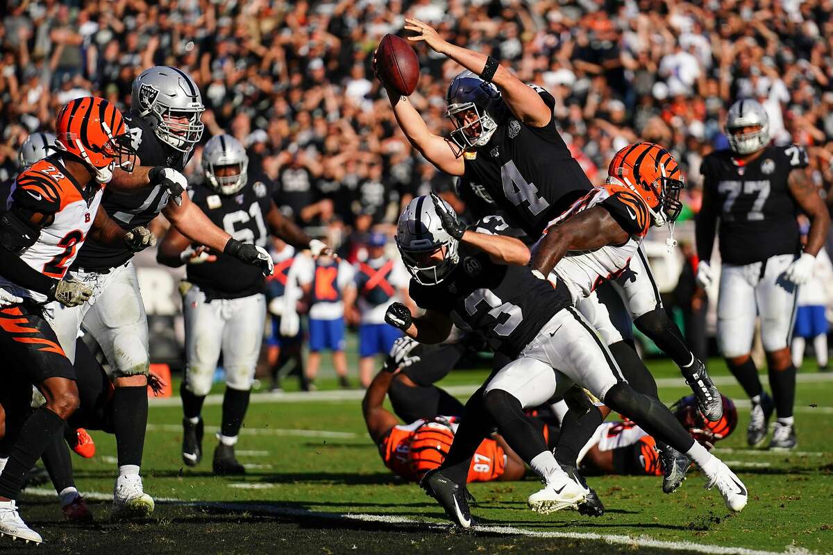 Rookies lift Raiders to 17-10 win over Bengals