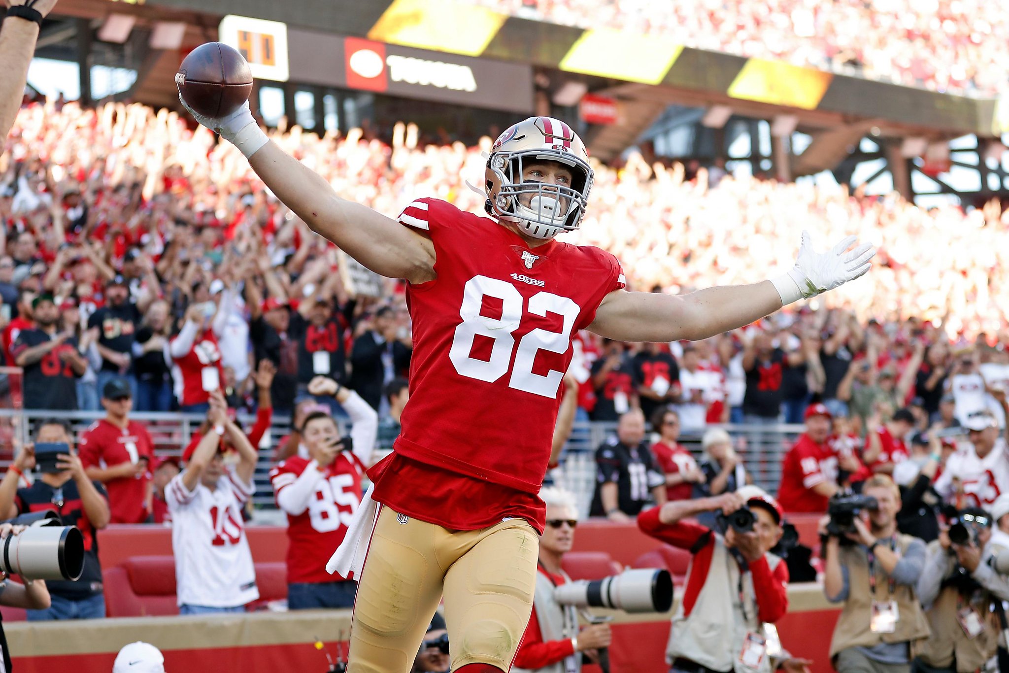 49ers sign TE Ross Dwelley and S Marcell Harris to one-year