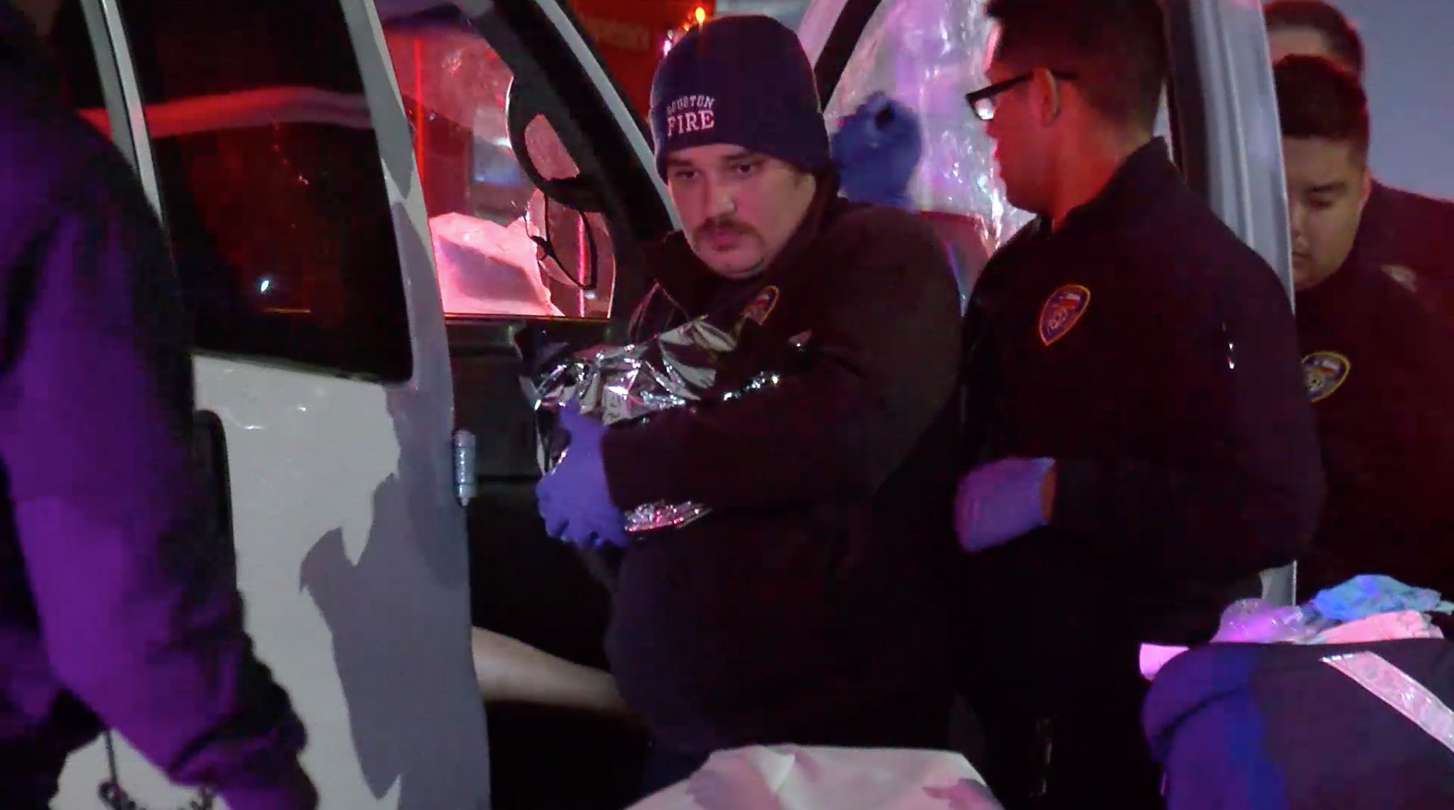 Newborn delivered on shoulder of North Freeway