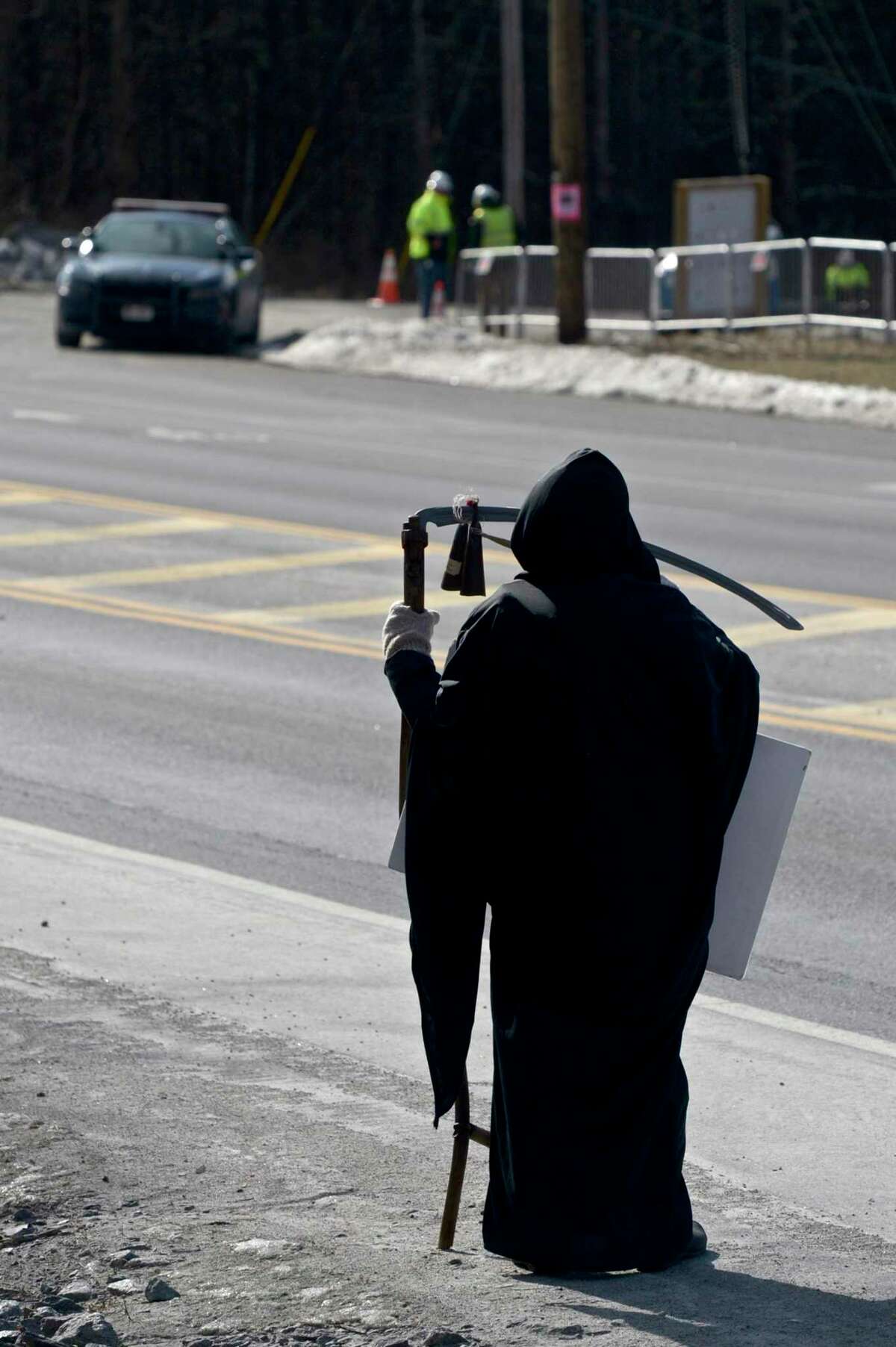 Police arrest 29 protesters at Cricket Valley power plant on state line