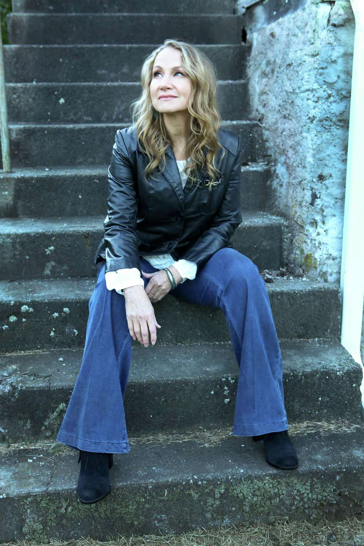 Joan Osborne will play the tent at Ridgefield Playhouse Oct. 17.