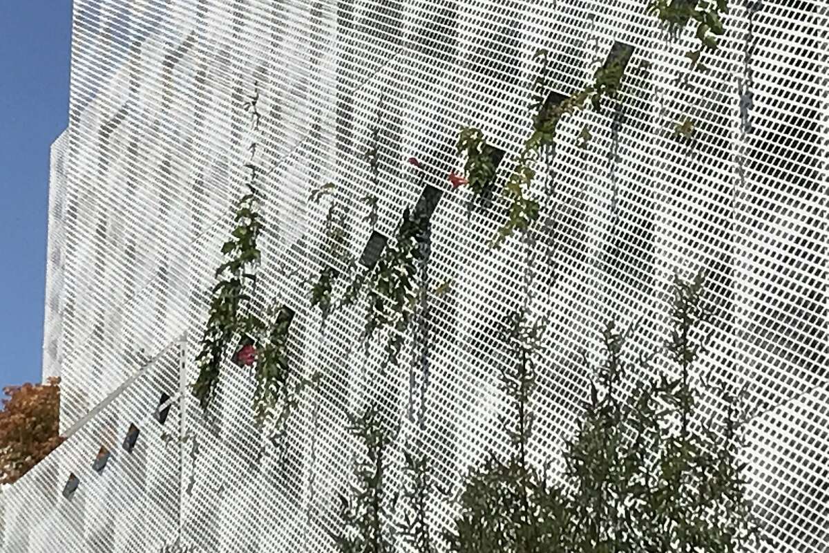 As Dreamforce crowd arrives, SF’s expanded Moscone Center gets to show