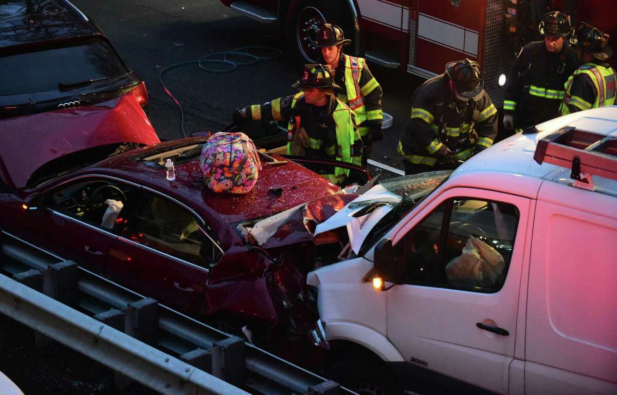 1 seriously injured in 5car crash on Merritt Parkway in Norwalk